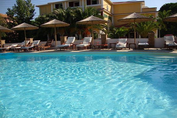 Hotel Porto Koukla Beach - logies en ontbijt