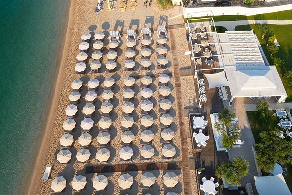 Lichnos Beach Hotel & Suites