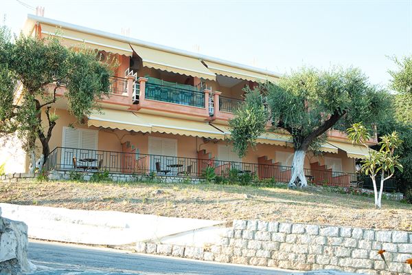 Aparthotel Lichnos Bay Village